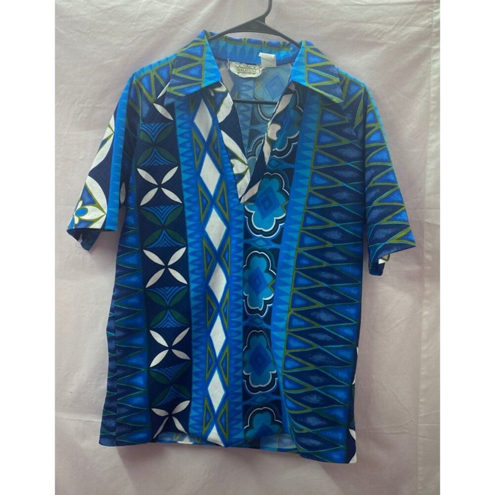 Vintage Malihihi Hawaii Mens Blue Geometric Tiki Floral V-Neck Pullover Shirt